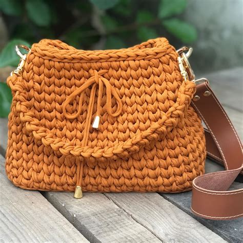 bolsa pequena croche laras arte em crochê